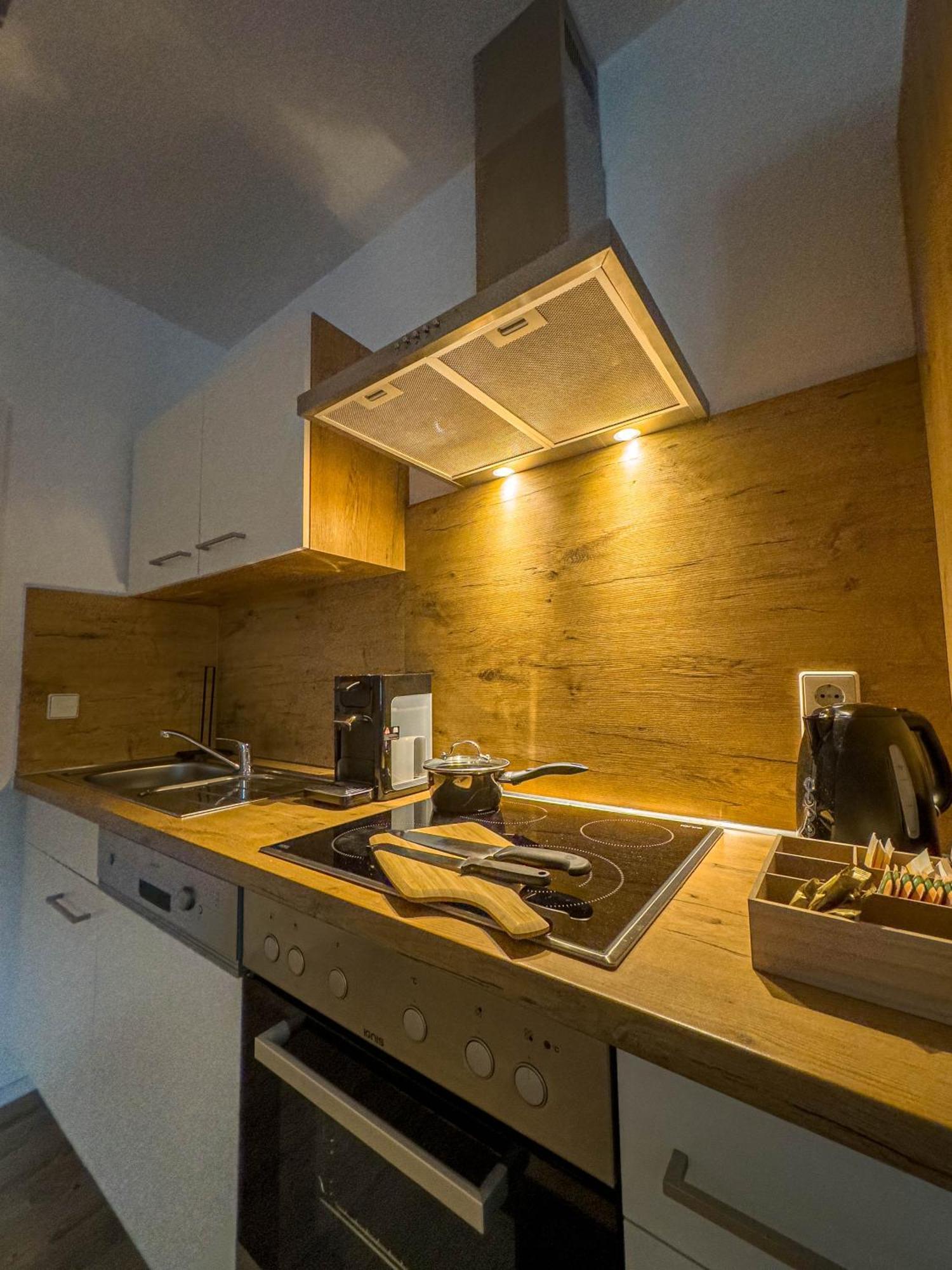Goldcream Suites - Modern - Netflix - Free Parking Günzburg Exteriör bild