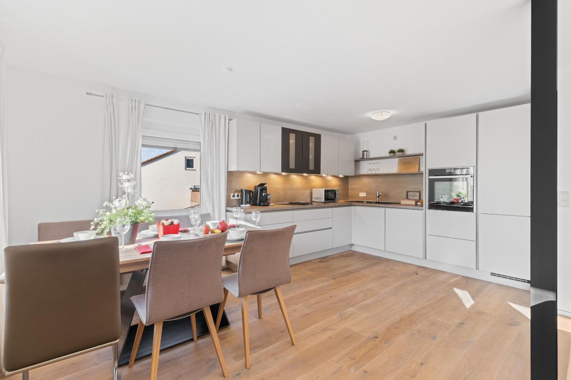Goldcream Suites - Modern - Netflix - Free Parking Günzburg Exteriör bild