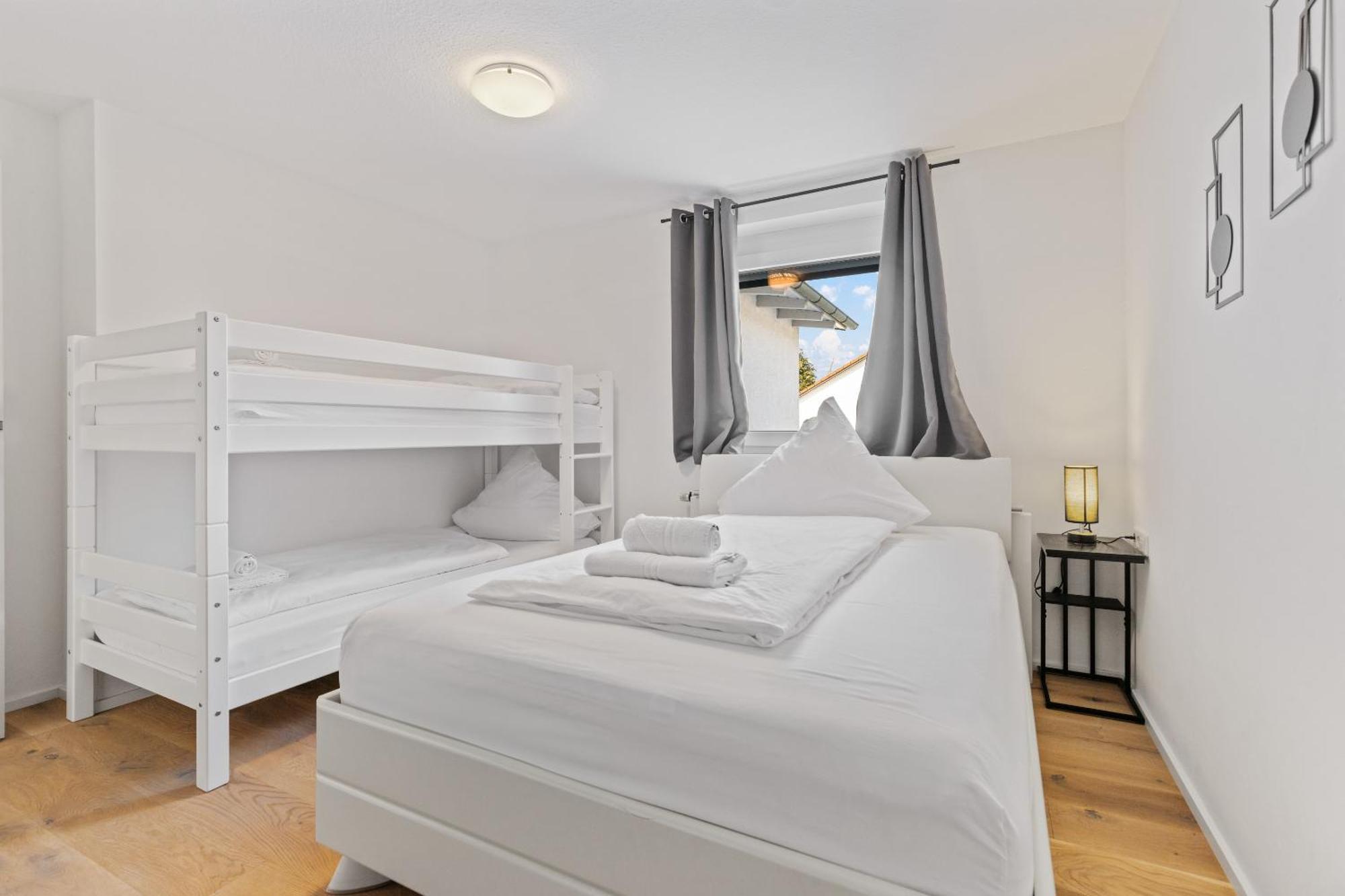 Goldcream Suites - Modern - Netflix - Free Parking Günzburg Exteriör bild