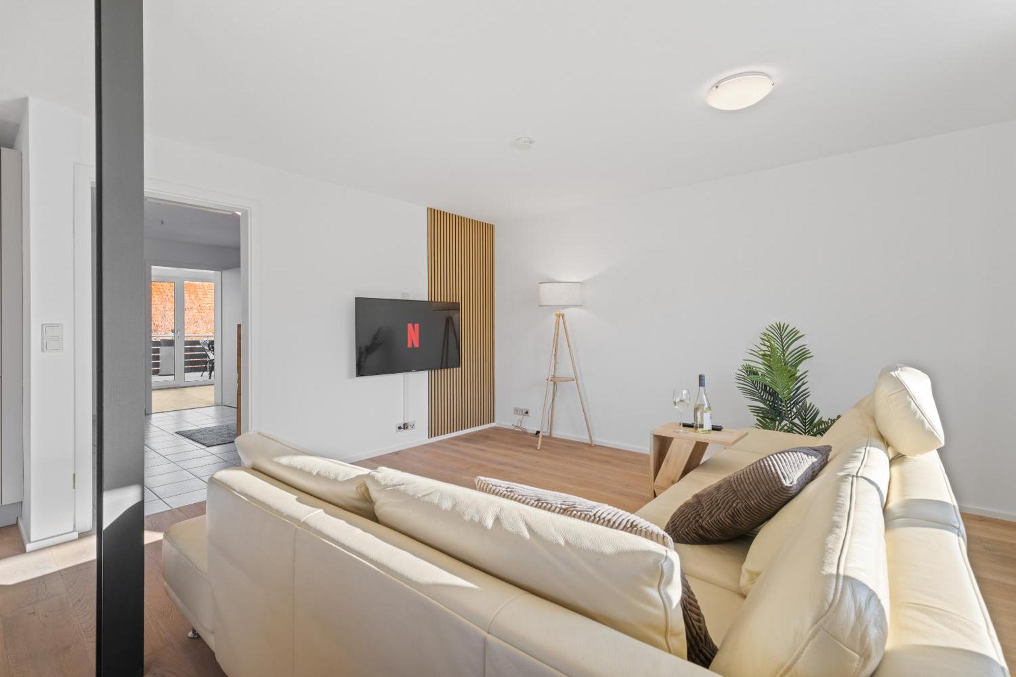 Goldcream Suites - Modern - Netflix - Free Parking Günzburg Exteriör bild