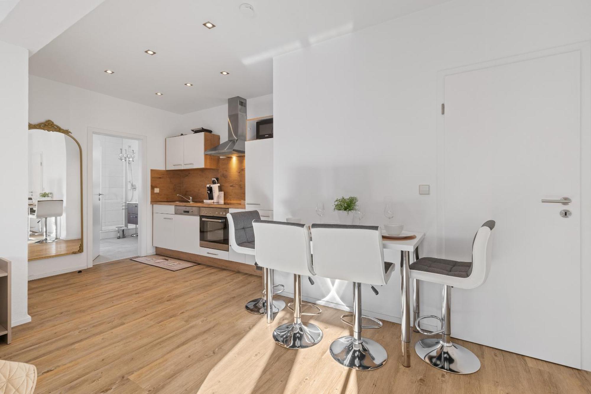 Goldcream Suites - Modern - Netflix - Free Parking Günzburg Exteriör bild