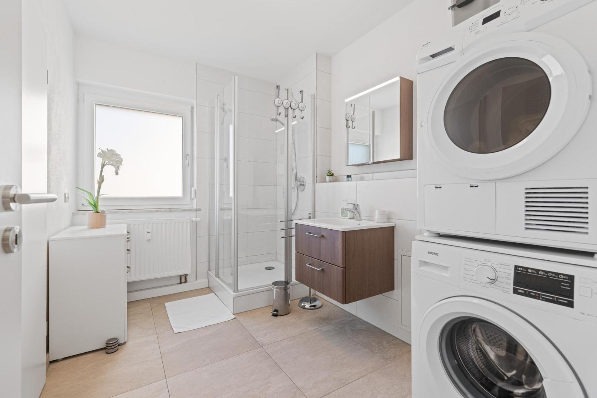 Goldcream Suites - Modern - Netflix - Free Parking Günzburg Exteriör bild